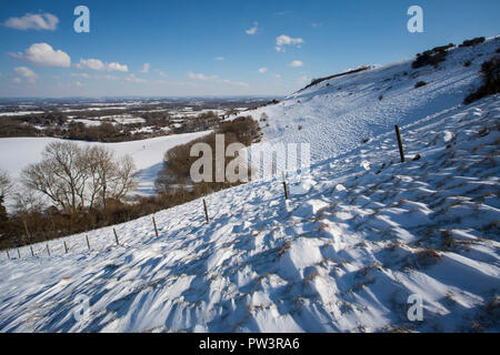 Schnee auf South Downs, in der Nähe von Ditchling Beacon, South Downs National Park, East Sussex, England, Großbritannien. Stockfoto