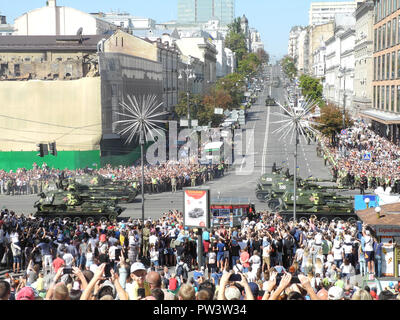 Eine Parade von militärischer Hardware in Kiew Stockfoto