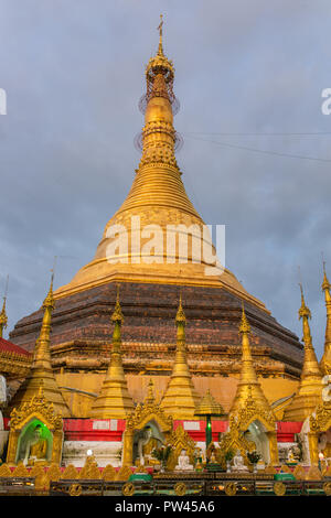 Kyaik Tan Lan oder Kyaikthanlan Pagode in Mawlamyine, Mon, Myanmar Stockfoto