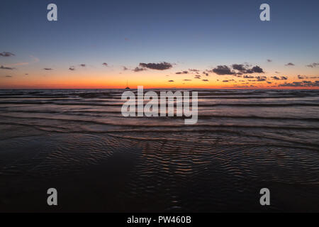 Schönen Sonnenuntergang an einem tropischen Strand auf Koh Kood Insel in Thailand. Stockfoto