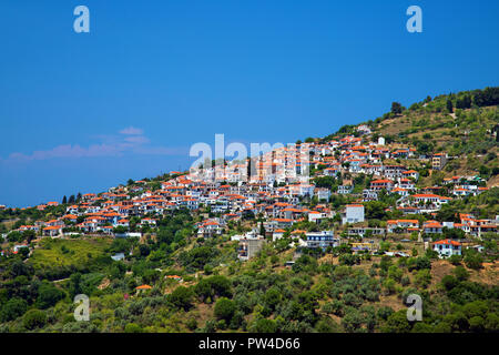 Glossa, die zweitgrößte Stadt der Insel Skopelos, Nördliche Sporaden, Magnessia, Thessalien, Griechenland. Stockfoto