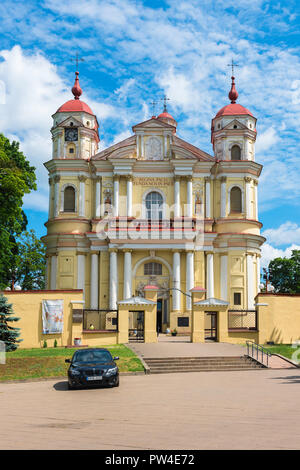 St. Peter und Paul Kirche, Blick von St. Peter und St. Paul Kirche am Stadtrand von Vilnius - die feinsten Barocke Kirche in Litauen. Stockfoto