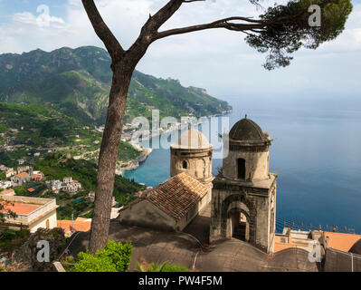 Aussicht von der Villa Rufolo, Ravello Dorf, Kampanien, die Küste von Amalfi, Italien. Stockfoto