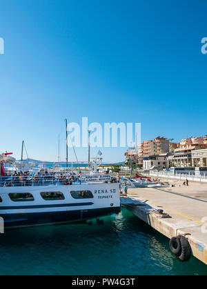 Abfahrt der Fähre den Hafen, Saranda, Vlore County, der Republik Albanien. Stockfoto