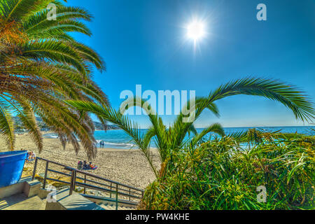 Klare Himmel über Laguna Beach Küste Stockfoto