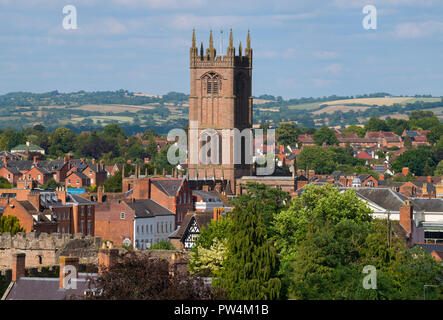 Der Turm von St. Laurentius Kirche, Ludlow, von whitcliffe Gemeinsame, Shropshire gesehen. Stockfoto