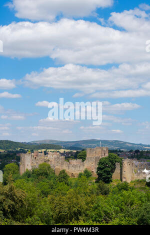 Ludlow Castle und Braun von clee Whitcliffe Gemeinsame, Shropshire gesehen. Stockfoto