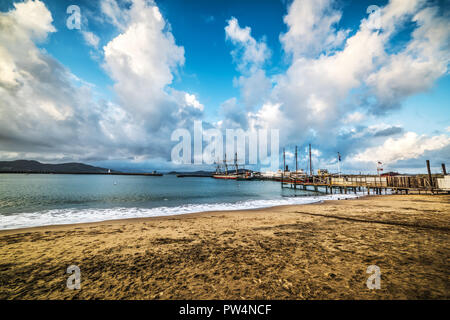 Bewölkter Himmel über den Hyde Street Pier in San Francisco, Kalifornien Stockfoto
