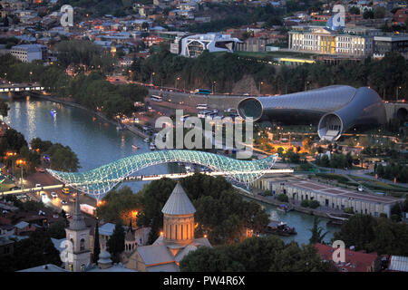 Georgien, Tiflis, Skyline, Peace Bridge, Rike Konzertsaal, der Präsidentenpalast, Stockfoto