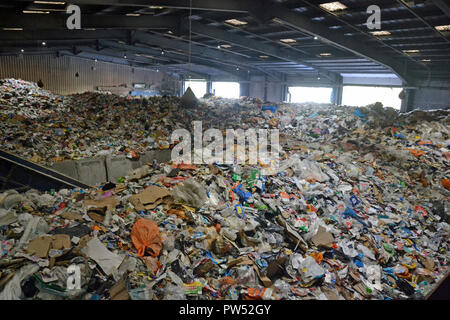 Milton Keynes, Abfallverwertung, Recycling Factory, Milton Keynes, Buckinghamshire, England, UK. Stockfoto