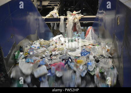 Milton Keynes, Abfallverwertung, Recycling Factory, Milton Keynes, Buckinghamshire, England, UK. Stockfoto