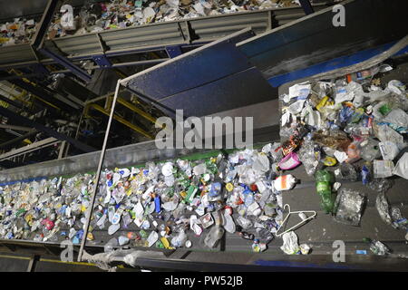 Milton Keynes, Abfallverwertung, Recycling Factory, Milton Keynes, Buckinghamshire, England, UK. Stockfoto