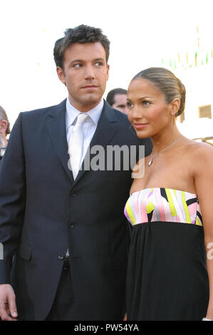 Ben Affleck, Jennifer Lopez 02/09/03 DAREDEVIL Premiere @ Mann Dorf Theater, Westwood Foto von Izumi Hasegawa/Hollywood Nachrichten Leitung Datei Referenz # 33683 084 HNWPLX Stockfoto