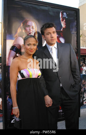 Jennifer Lopez, Ben Affleck 02/09/03 DAREDEVIL Premiere @ Mann Dorf Theater, Westwood Foto von Izumi Hasegawa/Hollywood Nachrichten Leitung Datei Referenz # 33683 480 HNWPLX Stockfoto