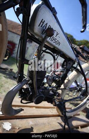 Handgefertigte Harley Davidson Board Racer im Château de Neuville in Gambais (78) - Frankreich. Stockfoto