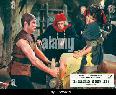 "Der Glöckner von Notre Dame aka. Notre-Dame de Paris, Frankreich 1956 Regie: Jean Delannoy Darsteller: Gina Lollobrigida, Jean Danet Stockfoto