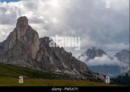 Eindruck von der Passo di Giau, im Querformat, während des Sonnenuntergangs. Stockfoto