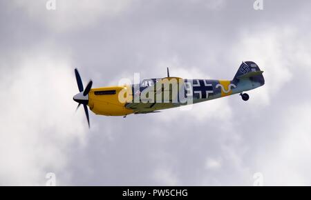 Hispano HA-1112-M4L Buchon "Weiße 9" (G-AWHH) im Jahr 2018 die Schlacht um England Airshow am IWM Duxford Stockfoto