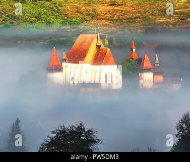 Birthälm, Siebenbürgen, Rumänien: Morgen Blick auf die befestigte Kirche im sächsischen Dorf Stockfoto
