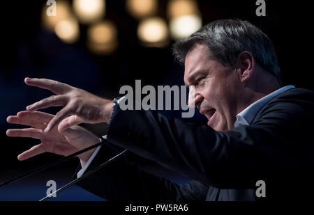 München, Bayern. 12 Okt, 2018. 12 Oktober 2018, Germany, München: Markus Soeder (CSU), Ministerpräsident von Bayern, spricht an der CSU-Wahlkampf Abschlusskundgebung. Am 14. Oktober 2018 ein neuer Landtag wird in Bayern gewählt. Credit: Sven Hoppe/dpa/Alamy leben Nachrichten Stockfoto