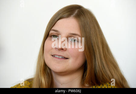 10 Oktober 2018, Niedersachsen, Hannover: Anne Kura, landesvorsitzende von Bündnis 90/Die Grünen in Niedersachsen und lächelte, während einer Pressekonferenz in der Staatskanzlei. Foto: Holger Hollemann/dpa Stockfoto