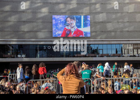 Amsterdam, Niederlande. 13. Oktober, 2018. Eingang des BTS-Konzert in der Ziggo Dome Amsterdam Die Niederlande 2018 Credit: Robert vantgarde Hoenderdaal/Alamy leben Nachrichten Stockfoto