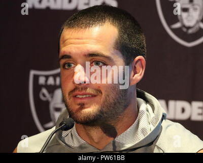 London, Großbritannien. 12. Oktober, 2018. Quarterback Derek Carr an der Oakland Raiders Pressekonferenz im Hilton London, Wembley, Großbritannien vor ihren NFL UK Internationale Reihe Spiel vs Seattle Seahawks, Wembley Stadion, London, UK, 12. Oktober 2018 Foto von Keith Mayhew Credit: KEITH MAYHEW/Alamy leben Nachrichten Stockfoto
