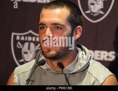 London, Großbritannien. 12. Oktober, 2018. Quarterback Derek Carr an der Oakland Raiders Pressekonferenz im Hilton London, Wembley, Großbritannien vor ihren NFL UK Internationale Reihe Spiel vs Seattle Seahawks, Wembley Stadion, London, UK, 12. Oktober 2018 Foto von Keith Mayhew Credit: KEITH MAYHEW/Alamy leben Nachrichten Stockfoto