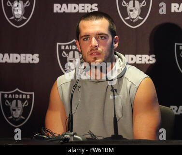 London, Großbritannien. 12. Oktober, 2018. Quarterback Derek Carr an der Oakland Raiders Pressekonferenz im Hilton London, Wembley, Großbritannien vor ihren NFL UK Internationale Reihe Spiel vs Seattle Seahawks, Wembley Stadion, London, UK, 12. Oktober 2018 Foto von Keith Mayhew Credit: KEITH MAYHEW/Alamy leben Nachrichten Stockfoto