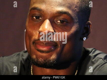 London, Großbritannien. 12. Oktober, 2018. Linebacker Tahir Whitehead an der Oakland Raiders Pressekonferenz im Hilton London, Wembley, Großbritannien vor ihren NFL UK Internationale Reihe Spiel vs Seattle Seahawks, Wembley Stadion, London, UK, 12. Oktober 2018 Foto von Keith Mayhew Credit: KEITH MAYHEW/Alamy leben Nachrichten Stockfoto