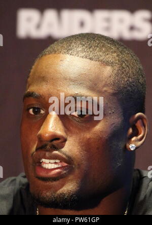 London, Großbritannien. 12. Oktober, 2018. Linebacker Tahir Whitehead an der Oakland Raiders Pressekonferenz im Hilton London, Wembley, Großbritannien vor ihren NFL UK Internationale Reihe Spiel vs Seattle Seahawks, Wembley Stadion, London, UK, 12. Oktober 2018 Foto von Keith Mayhew Credit: KEITH MAYHEW/Alamy leben Nachrichten Stockfoto