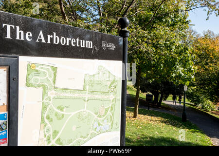 Schild am Eingang zum Arboretum, Lincoln, England, Großbritannien Stockfoto