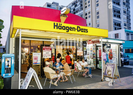 Hollywood Florida, Hollywood Beach Boardwalk, Haagen Dazs, Eisdiele, Tische, FL090104090 Stockfoto