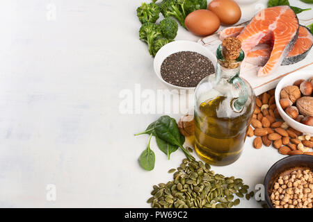 Lebensmittel Höchsten in Omega 3 Fettsäuren. Ansicht von oben mit der Kopie Raum Stockfoto