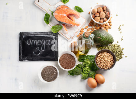 Lebensmittel Höchsten in Omega 3 Fettsäuren. Ansicht von oben Stockfoto