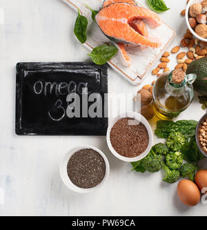 Lebensmittel Höchsten in Omega 3 Fettsäuren. Ansicht von oben Stockfoto