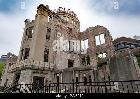 Hiroshima, Japan - 27. JUNI 2017: Atombombendom Memorial Building in Hiroshima, Japan Stockfoto