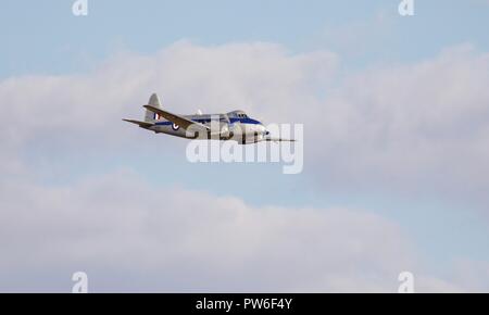 De Havilland DH 104 Devon (VP981) fliegen am IWM Duxford Airshow 2018 Schlacht von Großbritannien Stockfoto