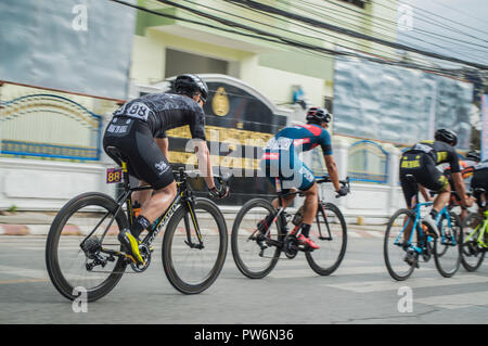 Chiang Rai, Thailand - 17. Dezember 2017: Tour von Chiang Rai, dem Radfahren touring Straße Veranstaltung, bei der die internationalen Standard. Stockfoto