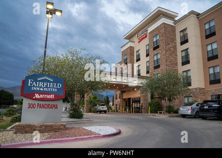 ALAMOGORDO, NEW MEXICO - 30. JUNI 2018: Fairfield Inn and Suites by Marriott, Außenansicht. Dies ist ein neu renoviertes Hotel, im MID-Spektrum co Stockfoto