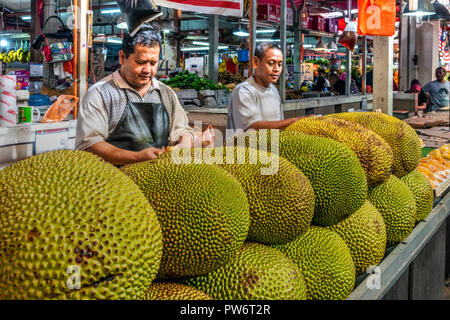 Durian Früchten im Verkauf bei Chow Kit Markt, Kuala Lumpur, Malaysia Stockfoto