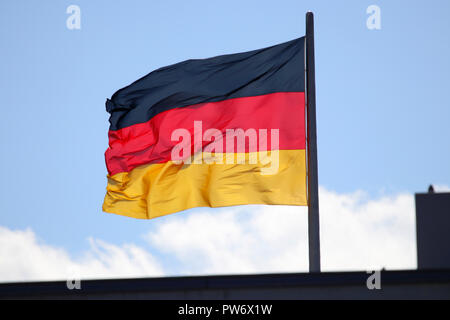 Die deutsche Fahne, Berlin (nur fuer redaktionelle Verwendung. Keine Werbung. Referenzdatenbank: http://www.360-berlin.de. © Jens Knappe. Bildquellennachw Stockfoto