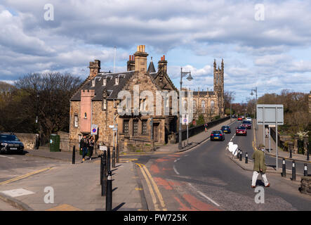 Rhema Christliches Zentrum Kirche und Dean Bridge, Dean Village Edinburgh, Schottland, Vereinigtes Königreich Stockfoto