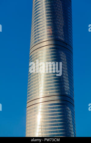 Shanghai, China - 1. Juni 2018: Der Bund Shanghai Luftaufnahme von Waterfront Architektur mit Shanghai Tower das höchste Gebäude Stockfoto