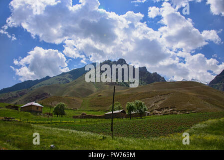 Schöne Aussicht von der epischen Höhen von Alay route, Alay, Kirgistan Stockfoto