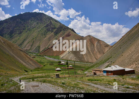 Schöne Aussicht von der epischen Höhen von Alay route, Alay, Kirgistan Stockfoto