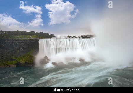 Niagara Falls. Lange Belichtung Stockfoto