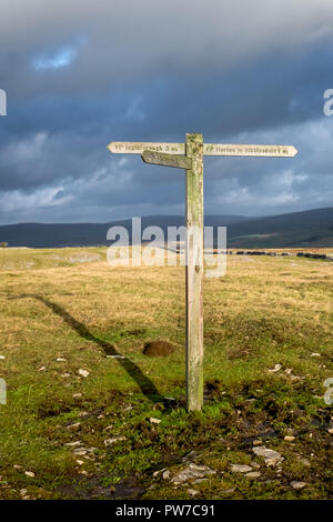 Wegweiser für Wanderer in den Yorkshire Dales. Stockfoto