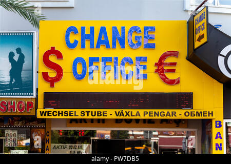 ANTALYA/TÜRKEI - SEPTEMBER 30,2018: Change Office shop für Geldwechsel in der Türkei Stockfoto