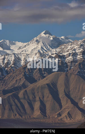 6.123 m Stok Kangri, steigen über Leh, Ladakh, Indien Stockfoto